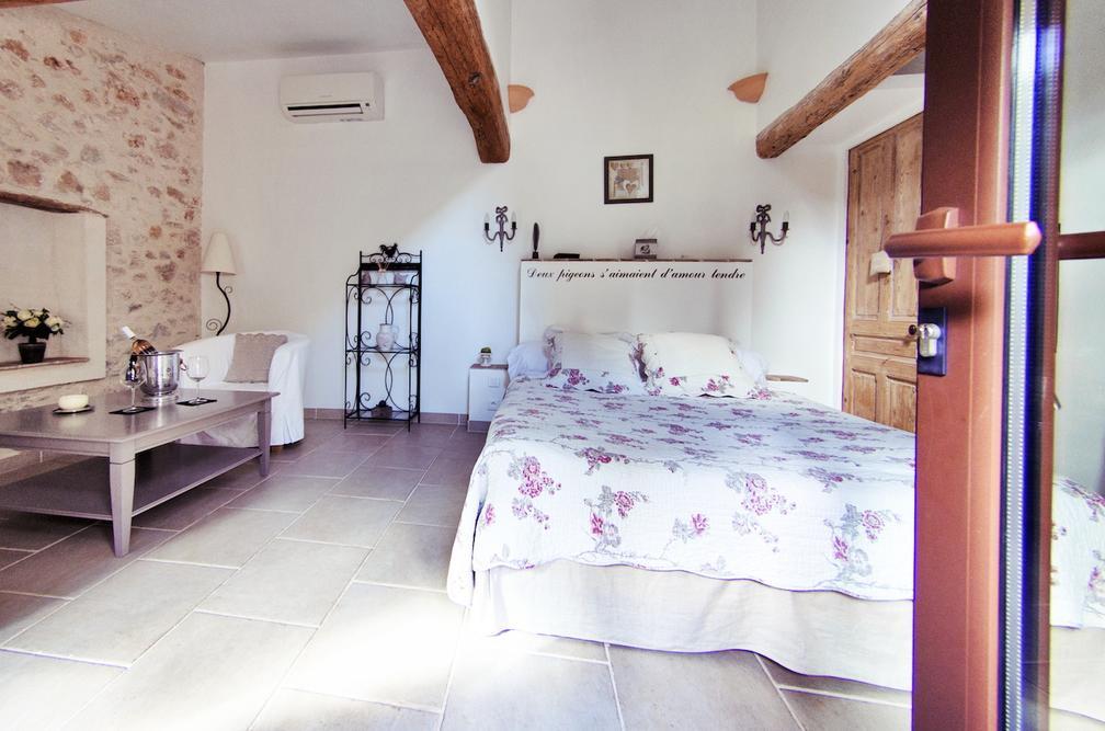 L'Abri Du Poete Bed & Breakfast Besse-sur-Issole Bilik gambar