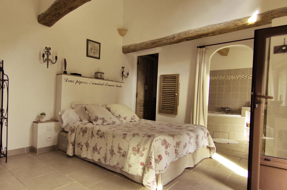 L'Abri Du Poete Bed & Breakfast Besse-sur-Issole Bilik gambar