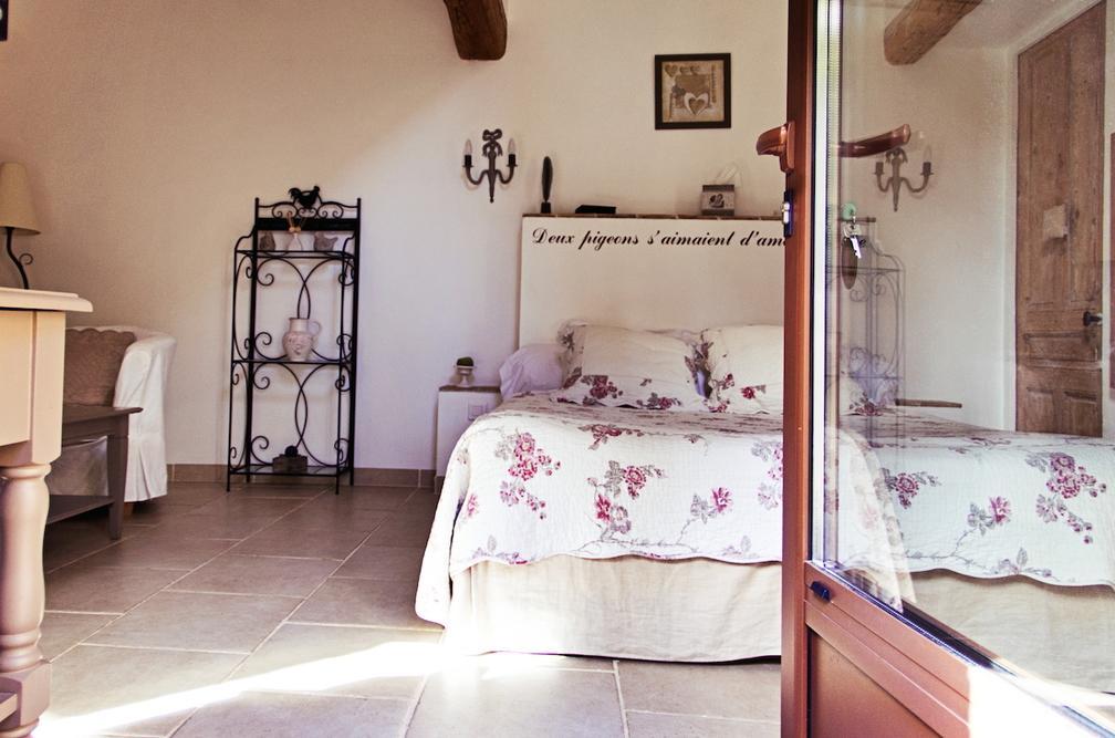 L'Abri Du Poete Bed & Breakfast Besse-sur-Issole Bilik gambar