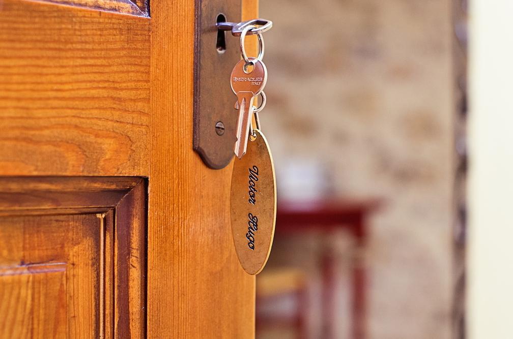 L'Abri Du Poete Bed & Breakfast Besse-sur-Issole Bilik gambar