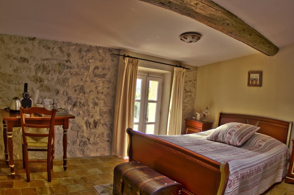 L'Abri Du Poete Bed & Breakfast Besse-sur-Issole Bilik gambar