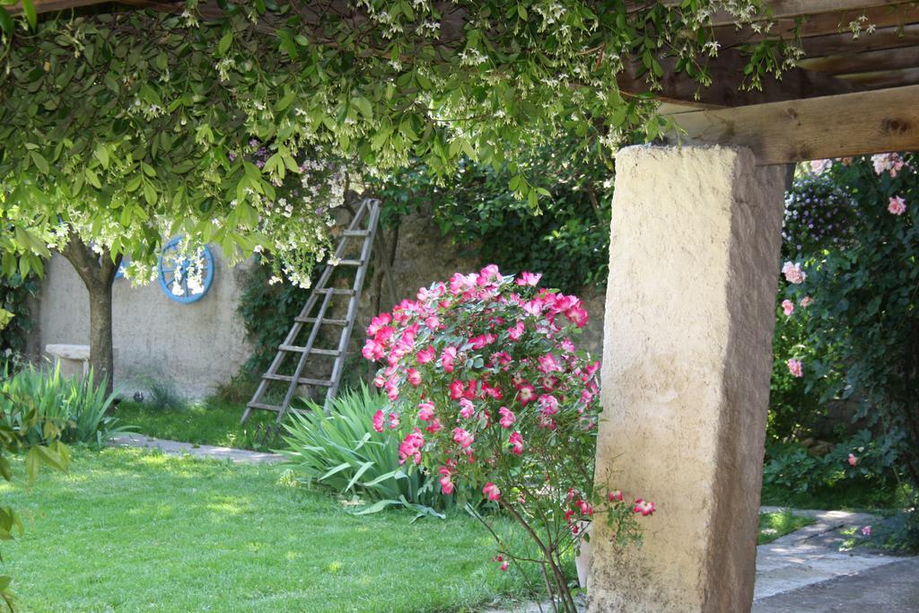 L'Abri Du Poete Bed & Breakfast Besse-sur-Issole Luaran gambar